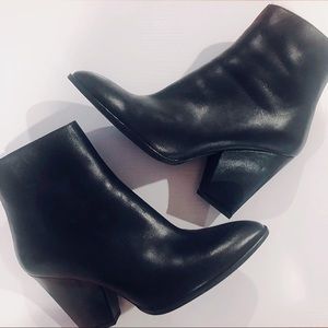 NWOB Stuart Weitzman Bedford Booties Size 9